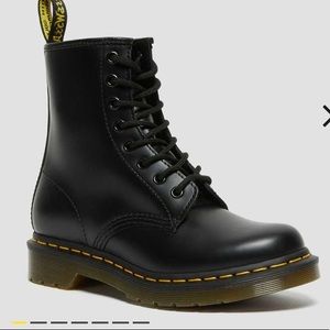Doc Martens 1460 Smooth Boots